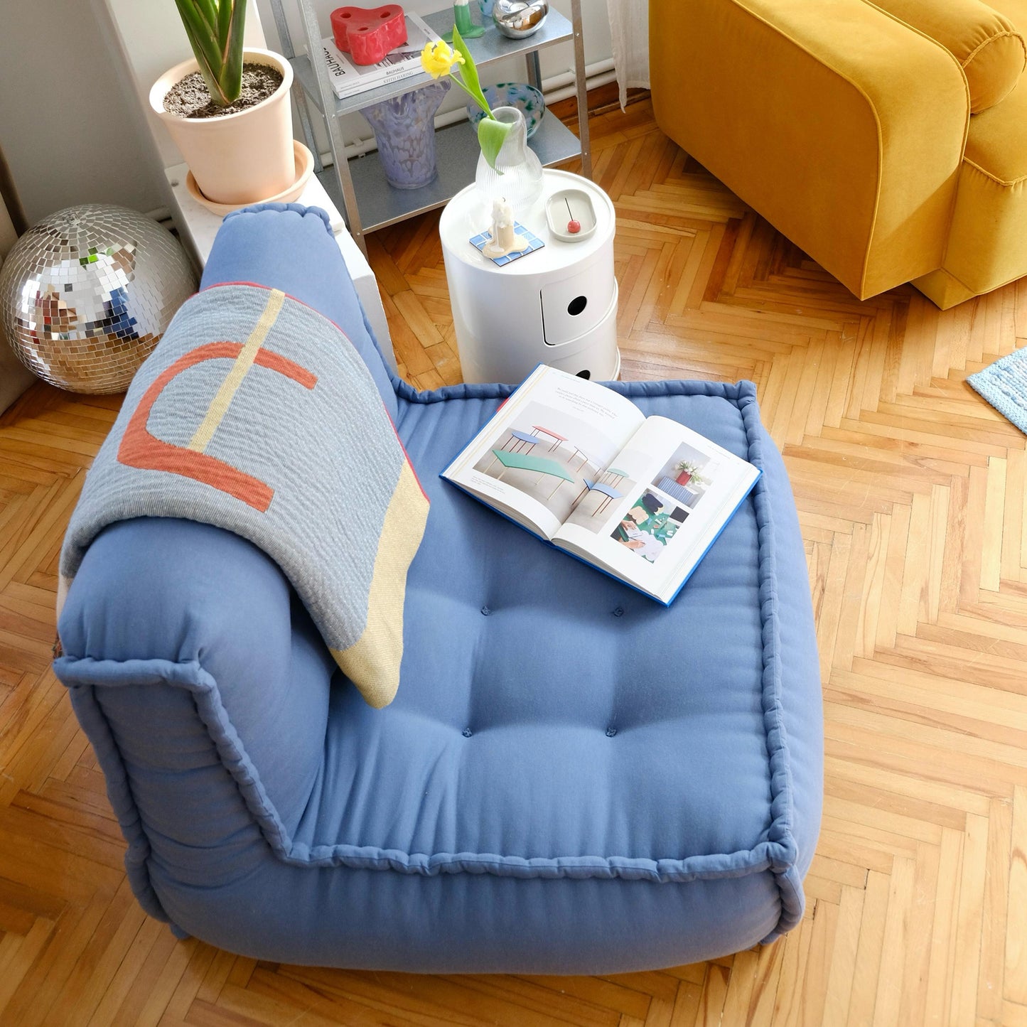 Fika Sofa